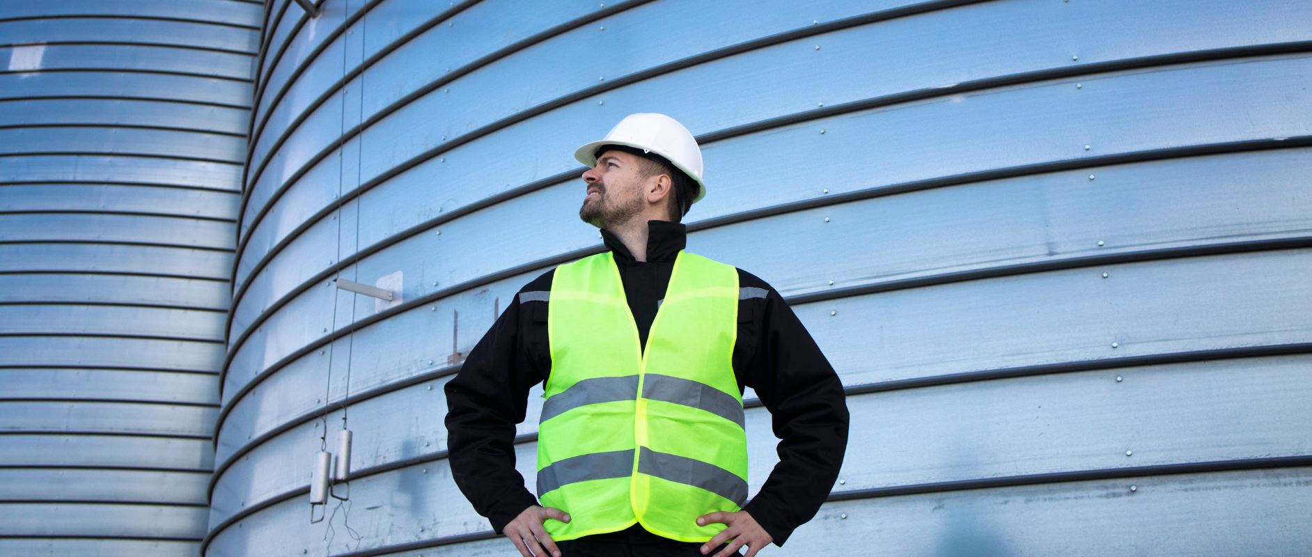 Tavaszi munkaruha választás – hogyan öltözz okosan az átmeneti időszakban?